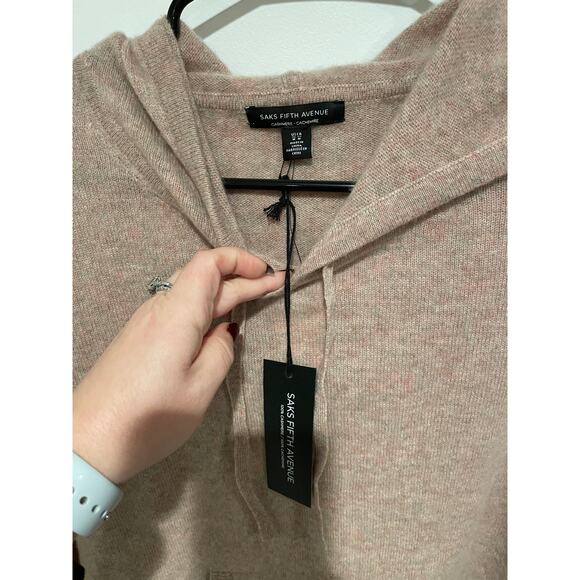 Saks Fifth Avenue Cashmere sweater with hood size medium unicorn nwt - Picture 8 of 9